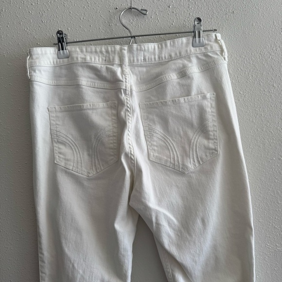 Hollister High-Rise Cropped White Jeans, Size 13 - Picture 5 of 6